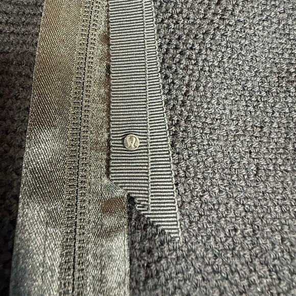 Lululemon On The Go 100% Merino Wool Knit Poncho - Picture 7 of 8